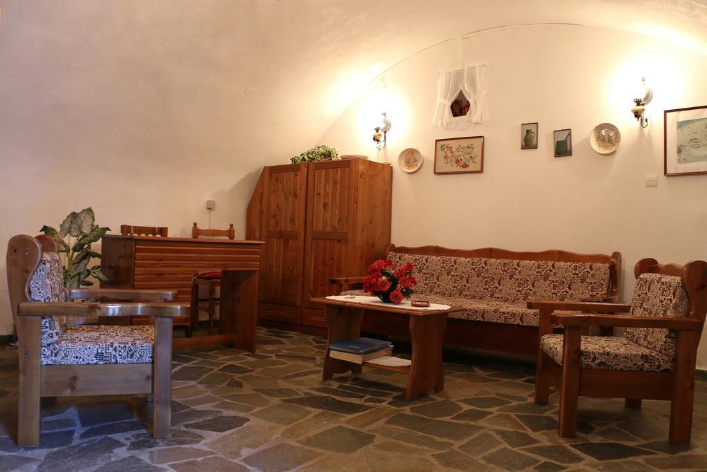 Maleatis Apollo Guesthouse Kosmas Exterior photo